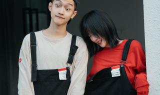 alive和living的区别 stillalive音译歌词