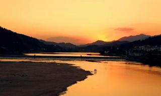 更上一层楼上句是 更上一层楼的前一句